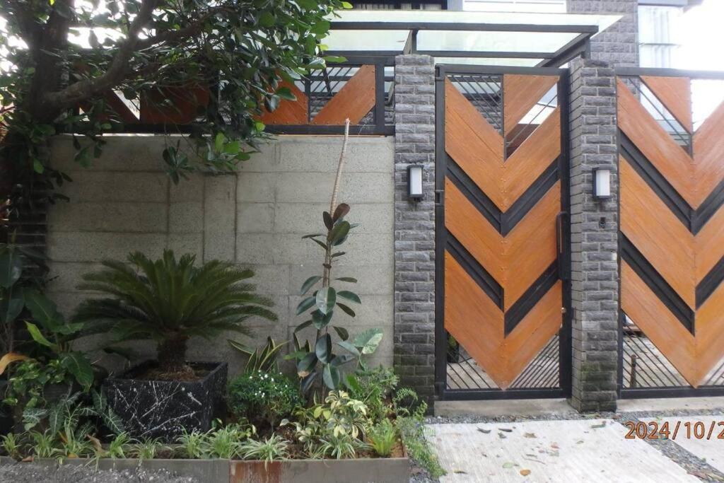 Lazy-Nest Homestay Manila Exterior photo